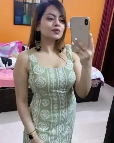Call Girl in Chinhat